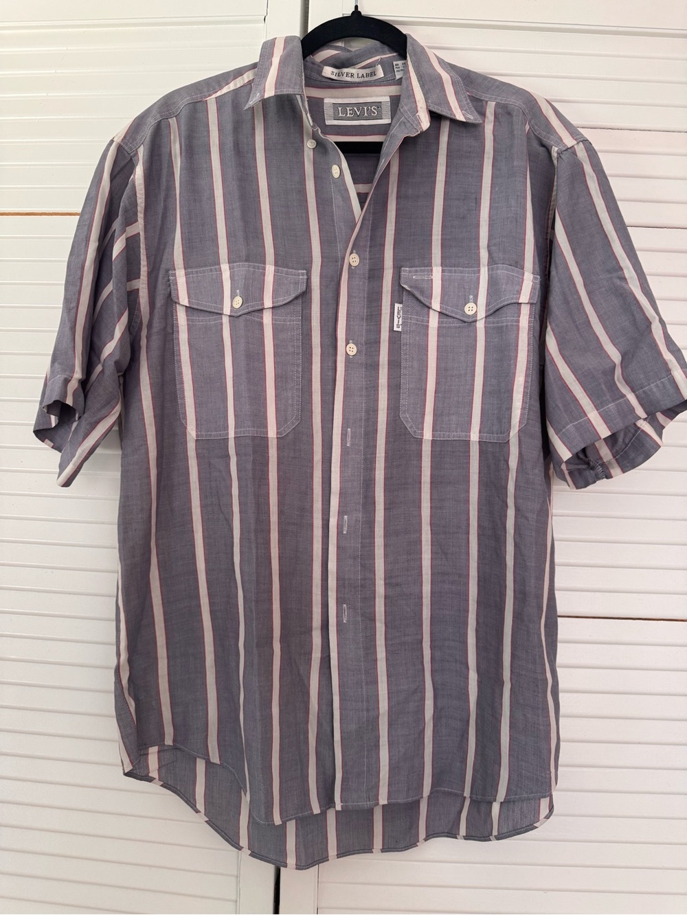 Vintage 1980s Levi's Men's Short-Sleeve Striped Button-Up Shirt - Gray cotton